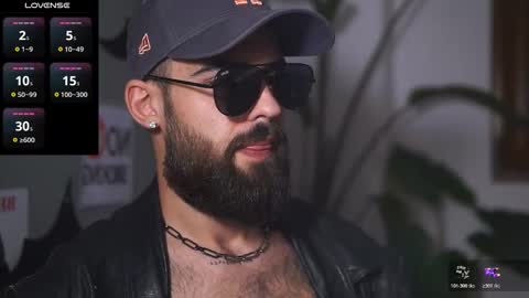 Snapshot of hairyrobxxx chatting on 11.08.25 HairyRobXxX online show from 11.08.25