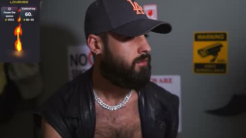 Snapshot of hairyrobxxx chatting on 11.21.25 HairyRobXxX online show from 11.21.25