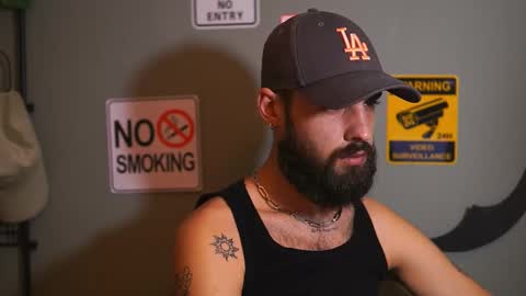 Snapshot of hairyrobxxx chatting on 11.22.25 HairyRobXxX online show from 11.22.25