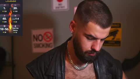 Snapshot of hairyrobxxx chatting on 12.05.25 HairyRobXxX online show from 12.05.25