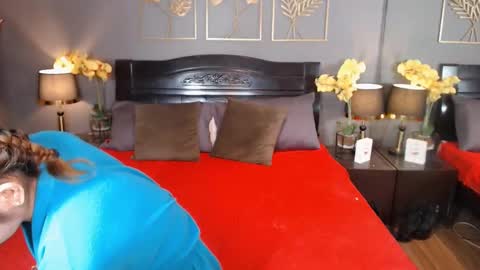 YOUR SIDECHIC HAILEY online show from 01.30.25