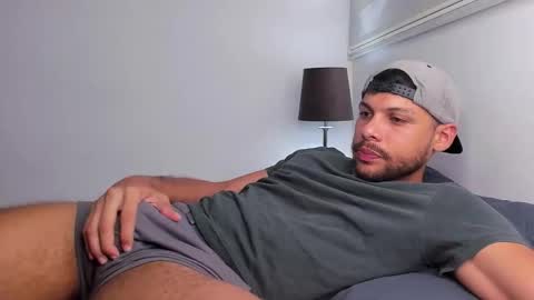 Independent       model  online show from 04.23.26