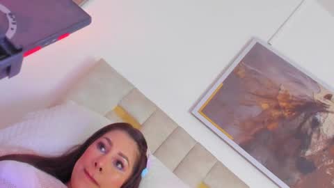 Halie  online show from 06.17.26