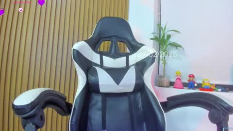 Anahis online show from 02.28.25