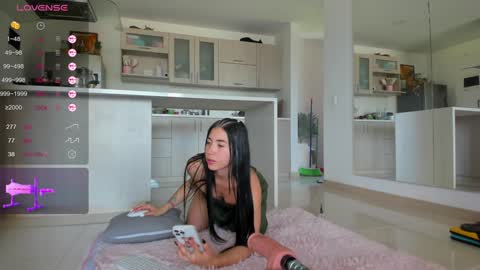 Snapshot of halliee chatting on 12.18.24 insta Laupalacio777Next stream 01th December online show from 12.18.24