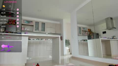 Snapshot of halliee chatting on 12.20.24 insta Laupalacio777Next stream 01th December online show from 12.20.24