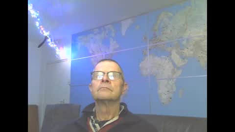 Snapshot of hamto65 chatting on 11.23.25 Prefer men 80 online show from 11.23.25