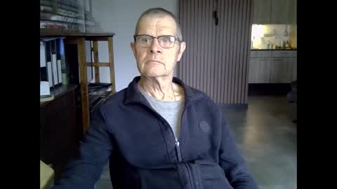 Snapshot of hamto65 chatting on 03.25.26 Prefer men 80 online show from 03.25.26