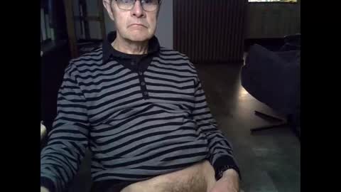 Snapshot of hamto65 chatting on 04.05.26 Prefer men 80 online show from 04.05.26