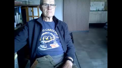 Snapshot of hamto65 chatting on 04.12.26 Prefer men 80 online show from 04.12.26