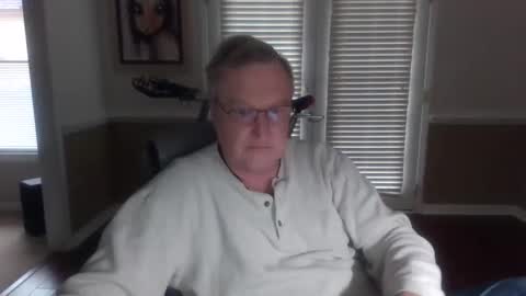 Snapshot of han63 chatting on 01.05.25 Han online show from 01.05.25