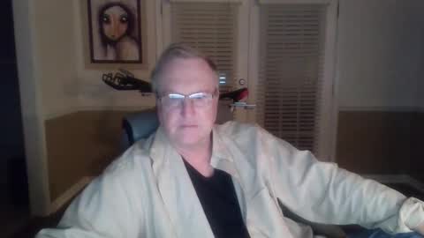 Snapshot of han63 chatting on 10.31.25 Han online show from 10.31.25