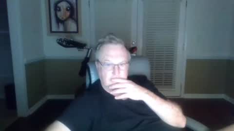 Snapshot of han63 chatting on 11.08.25 Han online show from 11.08.25