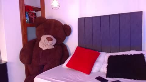 Snapshot of hana_ming chatting on 12.01.25 hana_ming online show from 12.01.25