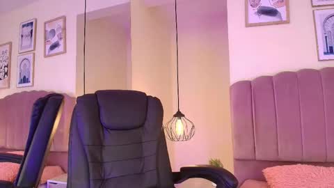 Snapshot of hanabie_ chatting on 02.04.26 hanabie_ online show from 02.04.26