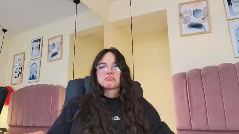 Snapshot of hanabie_ chatting on 02.22.26 hanabie_ online show from 02.22.26