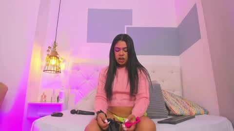 Snapshot of hanah_gray chatting on 02.19.25 hanah_gray online show from 02.19.25