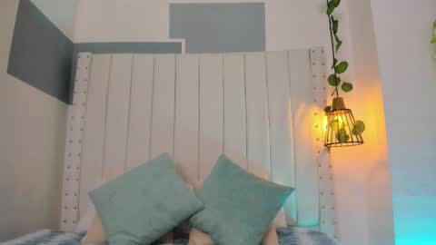Snapshot of hanah_gray chatting on 10.13.25 hanah_gray online show from 10.13.25