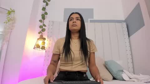 Snapshot of hanah_gray chatting on 06.24.26 hanah_gray online show from 06.24.26