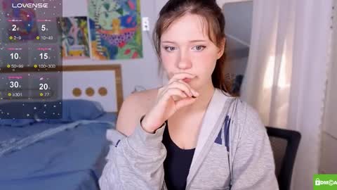 Snapshot of hanahwoods chatting on 11.21.25 hanahwoods online show from 11.21.25