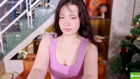 Snapshot of hanahwoods chatting on 12.14.25 hanahwoods online show from 12.14.25