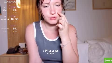 Snapshot of hanahwoods chatting on 12.18.25 hanahwoods online show from 12.18.25