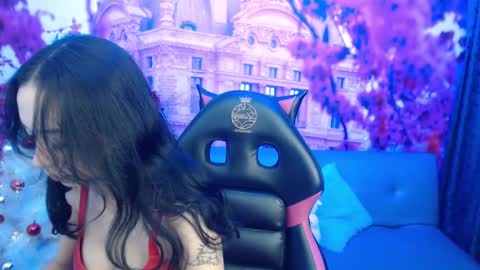 Snapshot of hanaku_8 chatting on 12.12.24 Hanaku online show from 12.12.24