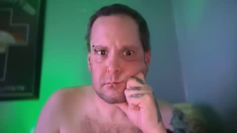 Snapshot of hand_banana_420 chatting on 10.19.25 hand_banana_420 online show from 10.19.25