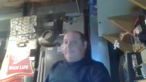 Snapshot of handiemanhere chatting on 10.31.25 naked man online show from 10.31.25