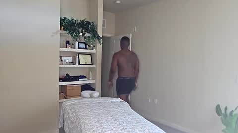 Snapshot of handsallover242 chatting on 09.28.25 handsallover242 online show from 09.28.25