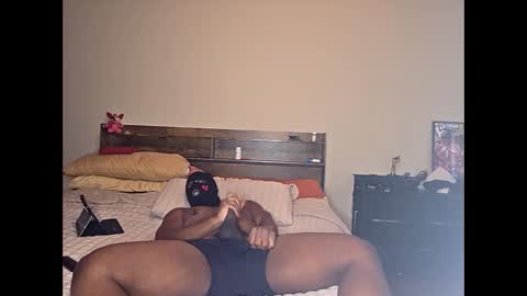 Snapshot of handsallover242 chatting on 10.20.25 handsallover242 online show from 10.20.25