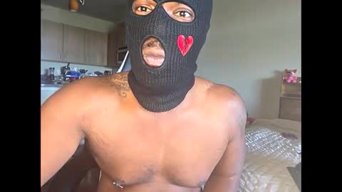 Snapshot of handsallover242 chatting on 10.21.25 handsallover242 online show from 10.21.25