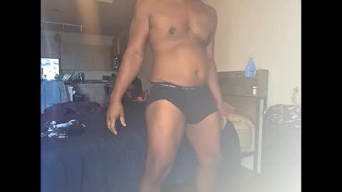 Snapshot of handsallover242 chatting on 11.14.25 handsallover242 online show from 11.14.25