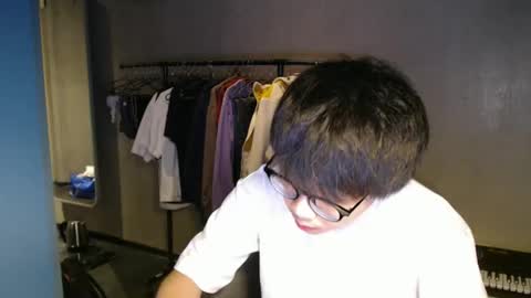 handsome_mannn online show from 12.03.25