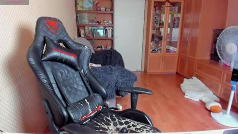 Mila online show from 06.04.26