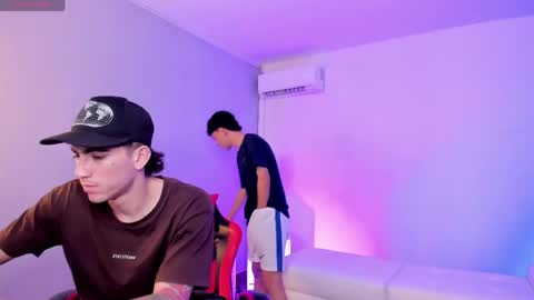 leonardfarrucknick and otis online show from 04.22.26