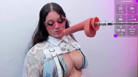 Snapshot of hanie_boobs chatting on 12.14.25 Ana online show from 12.14.25