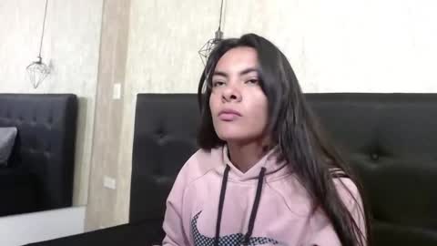 Snapshot of hanna13_ chatting on 09.10.25 Hanna online show from 09.10.25