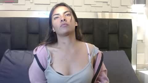 Snapshot of hanna13_ chatting on 10.24.25 Hanna online show from 10.24.25