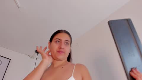 Snapshot of hanna__evans_ chatting on 10.10.25 hanna__evans_ online show from 10.10.25