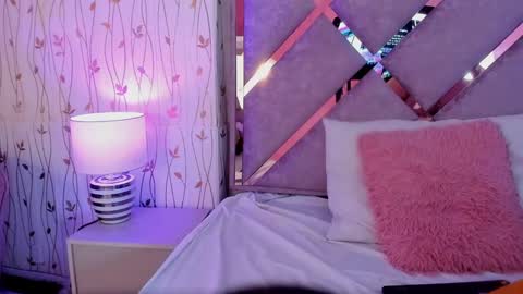 Snapshot of hanna_azumi_ chatting on 01.27.25 hanna online show from 01.27.25