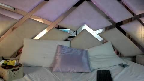 Snapshot of hanna_azumi_ chatting on 02.08.25 hanna online show from 02.08.25