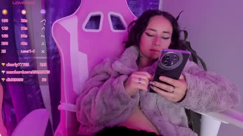 Snapshot of hanna_azumi_ chatting on 02.17.25 hanna online show from 02.17.25