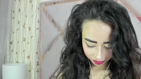 Snapshot of hanna_azumi_ chatting on 02.22.25 hanna online show from 02.22.25