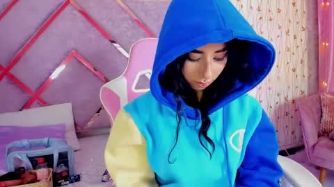 Snapshot of hanna_azumi_ chatting on 03.05.25 hanna online show from 03.05.25