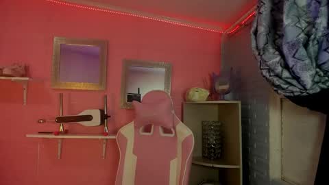 Snapshot of hanna_azumi_ chatting on 11.27.25 hanna online show from 11.27.25