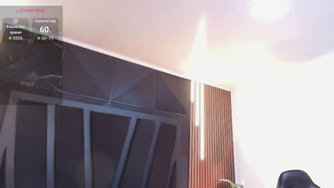 HANNA BECKER online show from 03.05.26