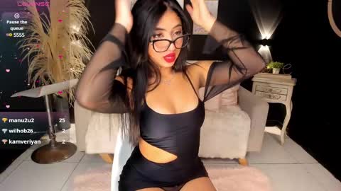 Snapshot of hanna_fost chatting on 01.28.25 im Hanna online show from 01.28.25