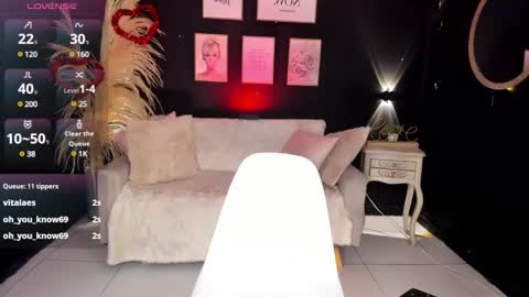 Snapshot of hanna_fost chatting on 02.19.25 im Hanna online show from 02.19.25