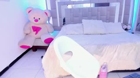 Snapshot of hanna_fost chatting on 03.05.25 im Hanna online show from 03.05.25